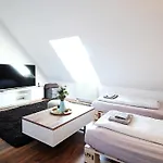 Zimmer In Innenstadtwohnung * וירצבורג