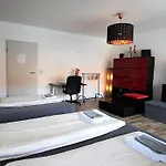 Zimmer In Innenstadtwohnung בית אירוח *