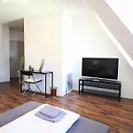 Zimmer In Innenstadtwohnung בית אירוח *