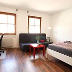 Zimmer In Innenstadtwohnung בית אירוח *
