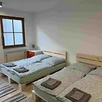 Zimmer In Innenstadtwohnung * וירצבורג