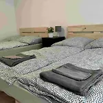 Zimmer In Innenstadtwohnung * וירצבורג