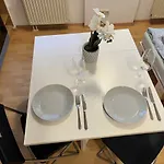 Zimmer In Innenstadtwohnung *