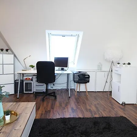 Zimmer In Innenstadtwohnung 홈스테이
