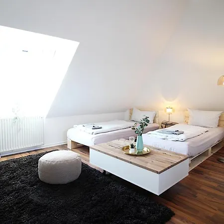 Zimmer In Innenstadtwohnung 홈스테이 *