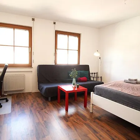 Zimmer In Innenstadtwohnung 홈스테이 *
