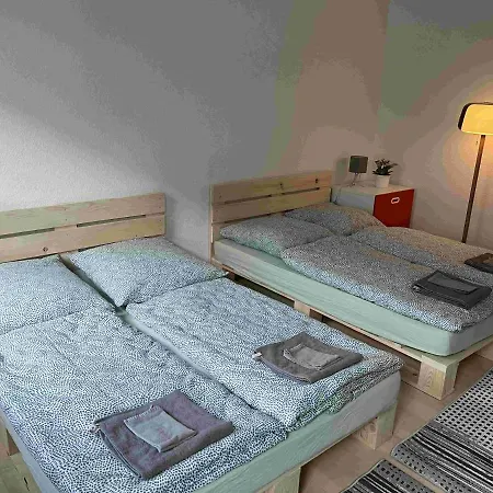 홈스테이 Zimmer In Innenstadtwohnung