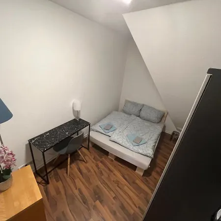 홈스테이 Zimmer In Innenstadtwohnung
