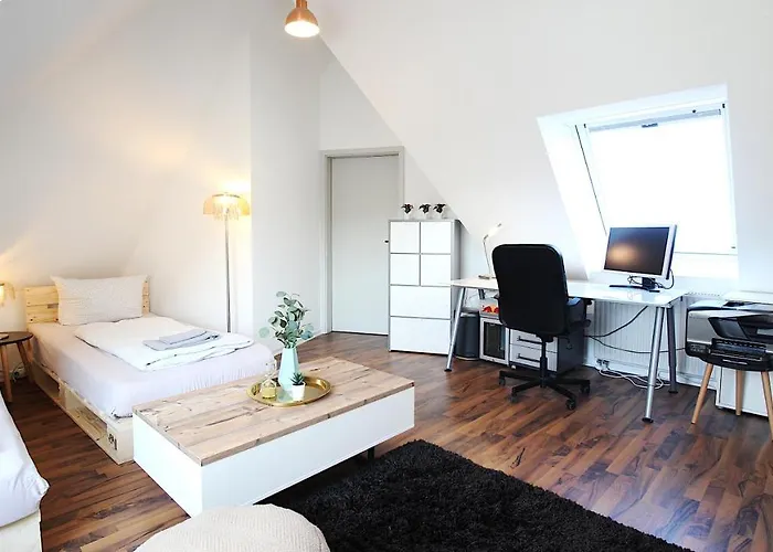 Zimmer In Innenstadtwohnung *