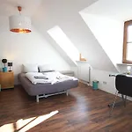 Pansiyon Zimmer In Innenstadtwohnung *
