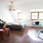 Zimmer In Innenstadtwohnung Pansiyon Würzburg