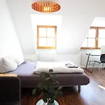 Pansiyon Zimmer In Innenstadtwohnung *