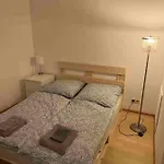 Pansiyon Zimmer In Innenstadtwohnung *