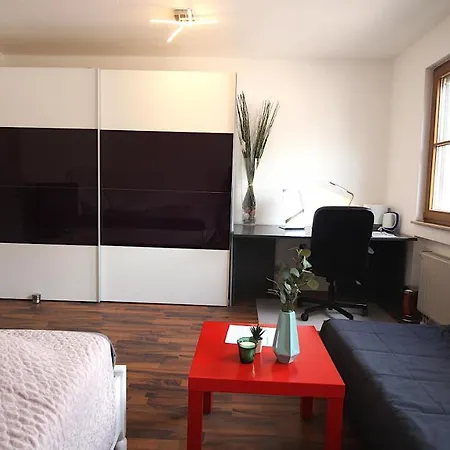 Zimmer In Innenstadtwohnung