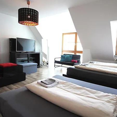 Zimmer In Innenstadtwohnung Homestay