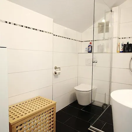 Zimmer In Innenstadtwohnung