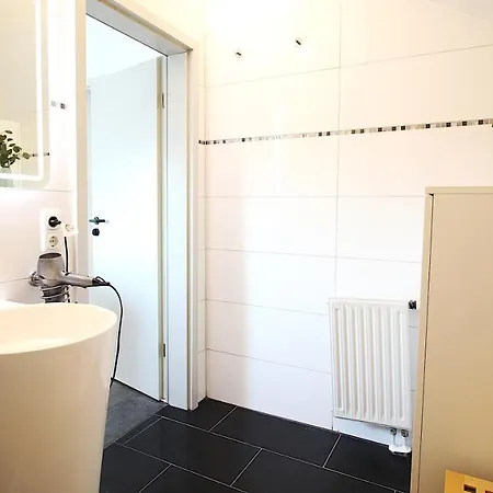 Zimmer In Innenstadtwohnung Homestay Wurzburg