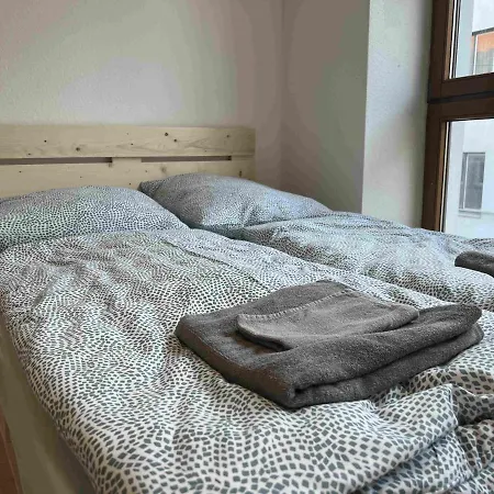 Zimmer In Innenstadtwohnung
