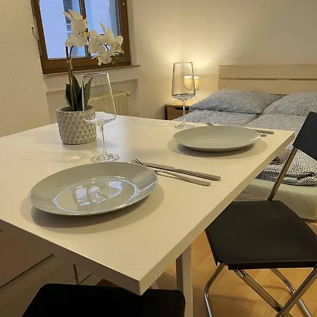 Zimmer In Innenstadtwohnung Accommodatie bij particulieren *
