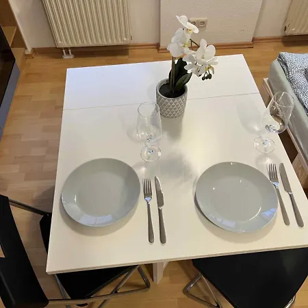 Zimmer In Innenstadtwohnung *