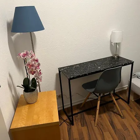 Zimmer In Innenstadtwohnung