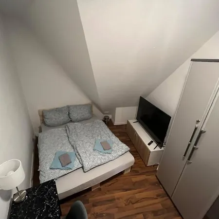 Zimmer In Innenstadtwohnung Homestay *
