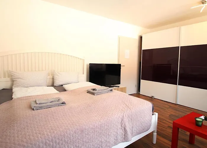 Zimmer In Innenstadtwohnung *