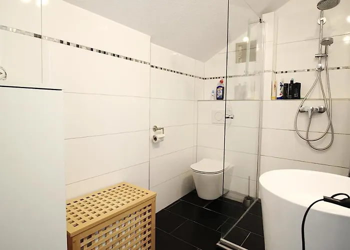 Zimmer In Innenstadtwohnung